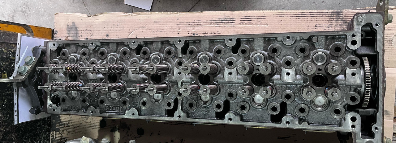 Mercedes Actros MP4 Euro 6 Cylinderhead OM470 - מנוע וחלקים עבור משאית: תמונה 1 Mercedes Actros MP4 Euro 6 Cylinderhead OM470 - מנוע וחלקים עבור משאית: תמונה 1