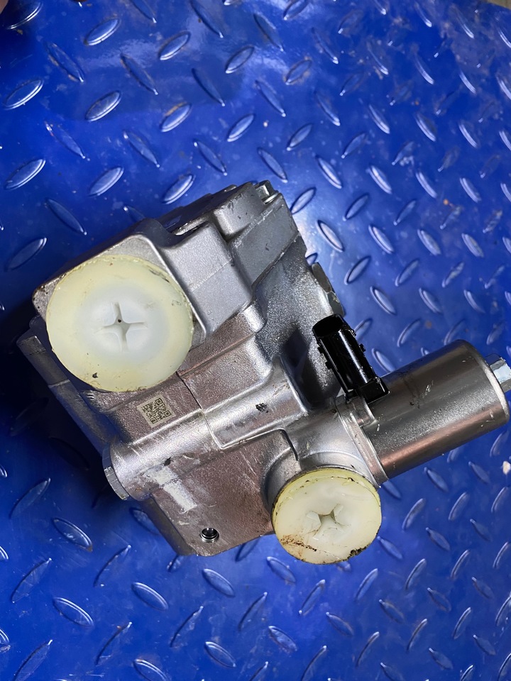 Mercedes Servo Pump A9604600380 Actros MP4 - משאבת היגוי עבור משאית: תמונה 3 Mercedes Servo Pump A9604600380 Actros MP4 - משאבת היגוי עבור משאית: תמונה 3