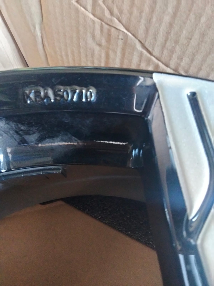 Mitsubishi Pajero L200 20 Zoll original Rims KBA50710 - חישוק עבור מכונית: תמונה 4 Mitsubishi Pajero L200 20 Zoll original Rims KBA50710 - חישוק עבור מכונית: תמונה 4