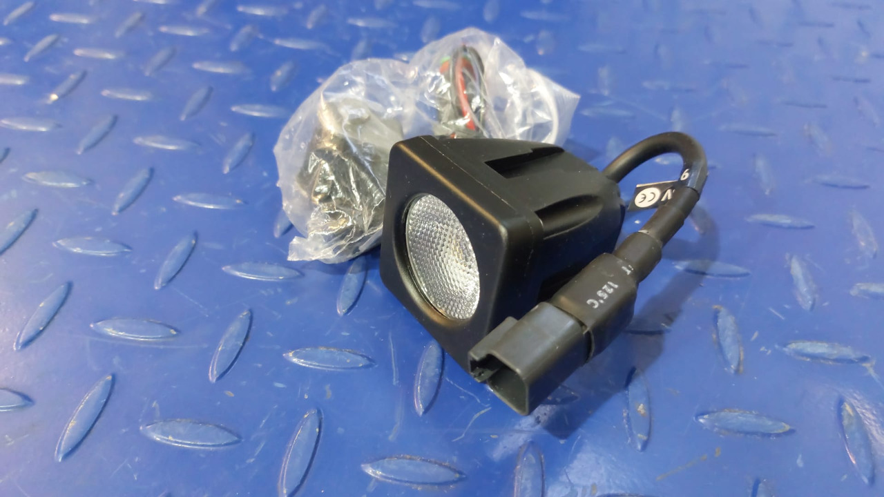 WELDEX-1040S Far lumina de lucru - פנס קדמי עבור מכונת בנייה: תמונה 1 WELDEX-1040S Far lumina de lucru - פנס קדמי עבור מכונת בנייה: תמונה 1