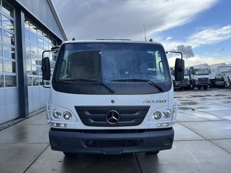 Mercedes-Benz Accelo 815 4x2 Garbage Compactor (2 units) Accelo 815 4x2 Garbage Compactor (2 units) - משאית אשפה: תמונה 4 Mercedes-Benz Accelo 815 4x2 Garbage Compactor (2 units) Accelo 815 4x2 Garbage Compactor (2 units) - משאית אשפה: תמונה 4
