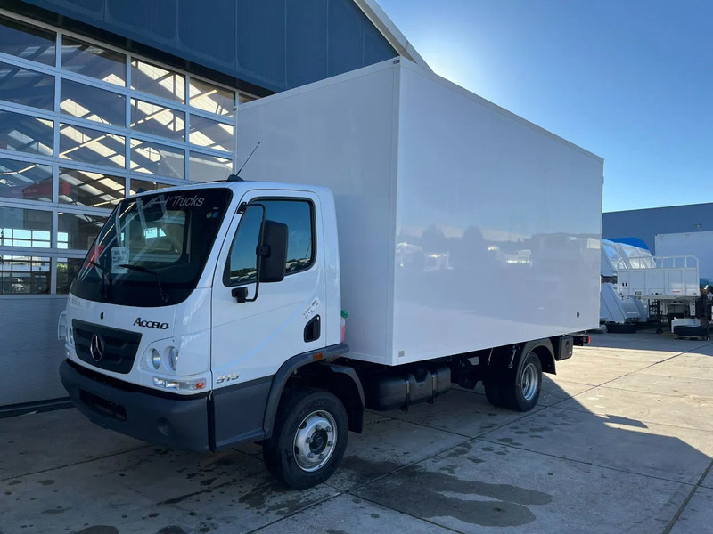 Mercedes-Benz Accelo 915 4x2 Closed Cargo Truck - משאית תיבה: תמונה 1 Mercedes-Benz Accelo 915 4x2 Closed Cargo Truck - משאית תיבה: תמונה 1