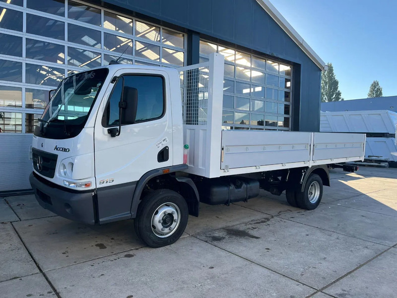 Mercedes-Benz Accelo 915 4x2 Flatbed with dropsides - משאית צד נופל/ שטוחה: תמונה 1 Mercedes-Benz Accelo 915 4x2 Flatbed with dropsides - משאית צד נופל/ שטוחה: תמונה 1