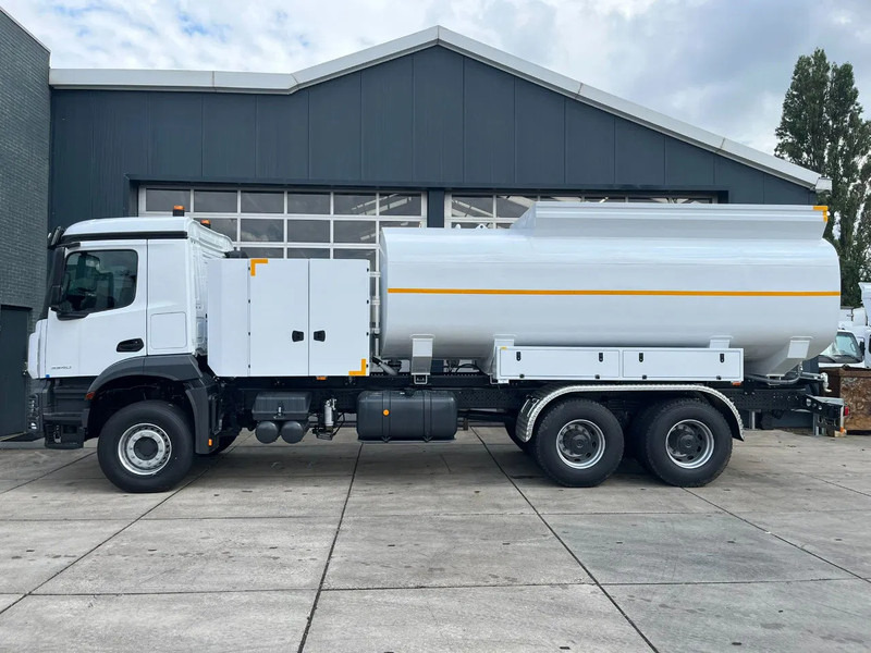 Mercedes-Benz Arocs 3340 6x4 Water Tank Truck - משאית מכל: תמונה 2 Mercedes-Benz Arocs 3340 6x4 Water Tank Truck - משאית מכל: תמונה 2