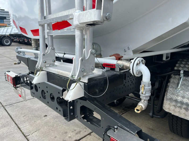 חָדָשׁ משאית מכל Mercedes-Benz Arocs 3340 6x6 Water Tank Truck: תמונה 14 חָדָשׁ משאית מכל Mercedes-Benz Arocs 3340 6x6 Water Tank Truck: תמונה 14