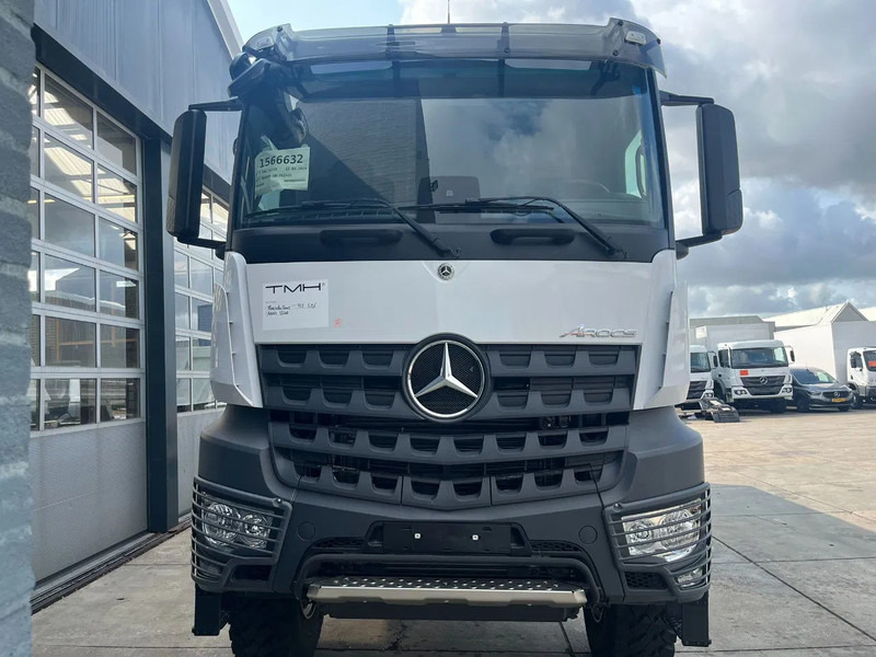 Mercedes-Benz Arocs 3340 A 6x6 Cargo Truck - משאית וילונות צד: תמונה 4 Mercedes-Benz Arocs 3340 A 6x6 Cargo Truck - משאית וילונות צד: תמונה 4