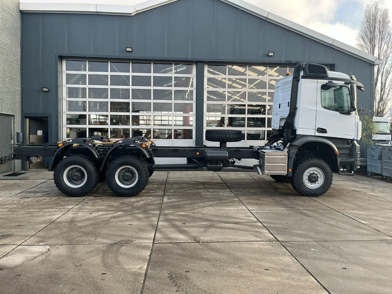 חָדָשׁ משאית עם שלדת תא Mercedes-Benz Arocs 3340 A 6x6 Chassis cabin: תמונה 6