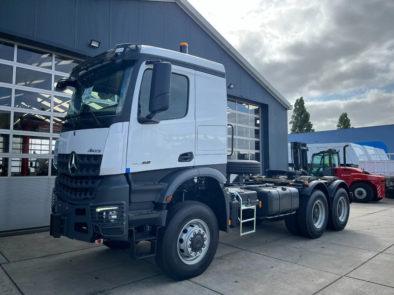 Mercedes-Benz Arocs 4058 AS 6x6 Tractor Head 180T Push Pull EURO-5 - יחידת טרקטור: תמונה 1 Mercedes-Benz Arocs 4058 AS 6x6 Tractor Head 180T Push Pull EURO-5 - יחידת טרקטור: תמונה 1