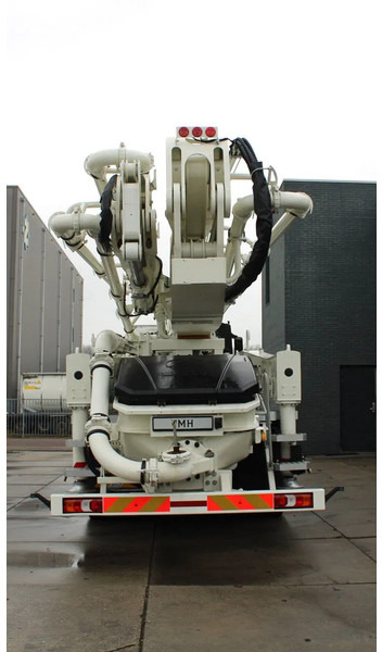 Mercedes-Benz Arocs 4140 8x4 Sany SY43 Concrete pump Build by Putzmeister - משאית משאבת בטון: תמונה 4 Mercedes-Benz Arocs 4140 8x4 Sany SY43 Concrete pump Build by Putzmeister - משאית משאבת בטון: תמונה 4