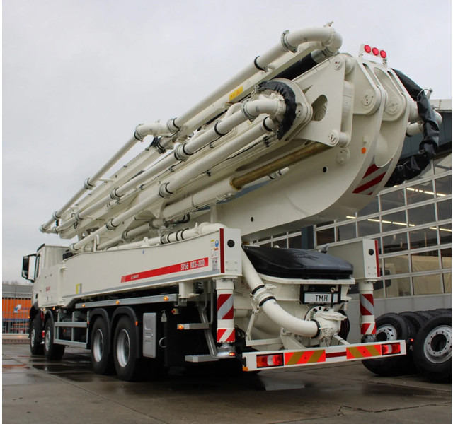 Mercedes-Benz Arocs 4840 8x4 Sany SY56 Concrete pump Build by Putzmeister - משאית משאבת בטון: תמונה 3 Mercedes-Benz Arocs 4840 8x4 Sany SY56 Concrete pump Build by Putzmeister - משאית משאבת בטון: תמונה 3