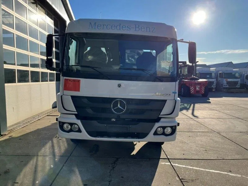 Mercedes-Benz Atego 1418 4x2 Fuel Tank Truck - משאית מכל: תמונה 4 Mercedes-Benz Atego 1418 4x2 Fuel Tank Truck - משאית מכל: תמונה 4