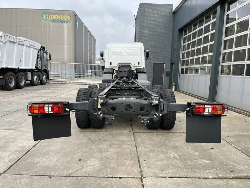Mercedes-Benz Axor 3344 6x4 Chassis Cabin - משאית עם שלדת תא: תמונה 5 Mercedes-Benz Axor 3344 6x4 Chassis Cabin - משאית עם שלדת תא: תמונה 5