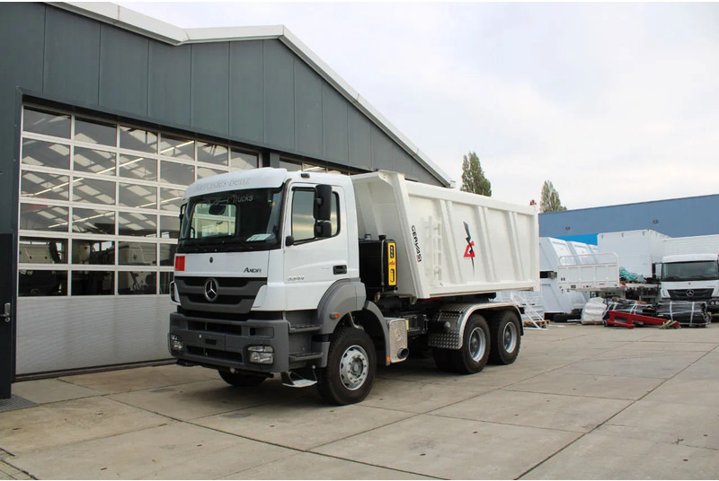 Mercedes-Benz Axor 3344 K 6x4 Tipper Truck - מזהיר: תמונה 2 Mercedes-Benz Axor 3344 K 6x4 Tipper Truck - מזהיר: תמונה 2