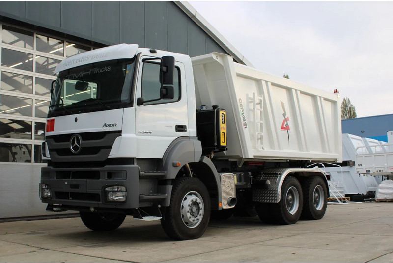 Mercedes-Benz Axor 3344 K 6x4 Tipper Truck - מזהיר: תמונה 1 Mercedes-Benz Axor 3344 K 6x4 Tipper Truck - מזהיר: תמונה 1