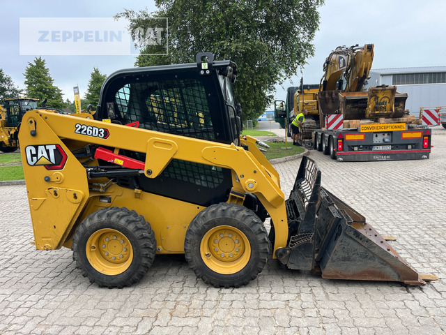 Cat 226D - מעמיס היגוי החלקה: תמונה 2 Cat 226D - מעמיס היגוי החלקה: תמונה 2