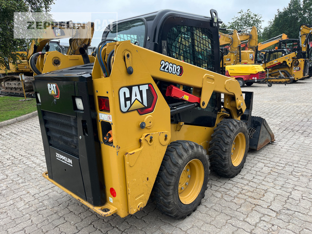 Cat 226D - מעמיס היגוי החלקה: תמונה 3 Cat 226D - מעמיס היגוי החלקה: תמונה 3