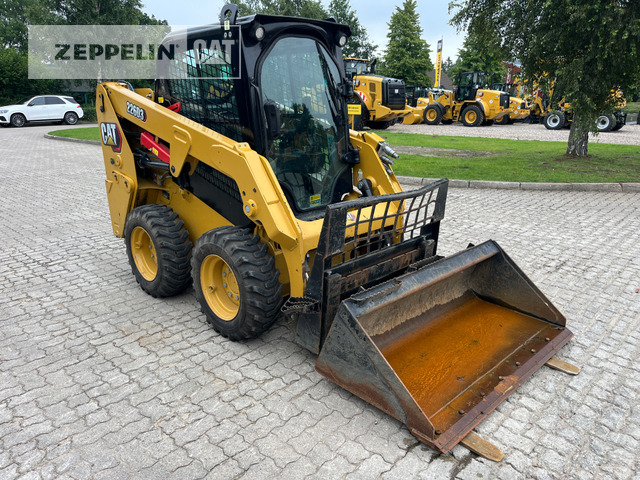 Cat 226D - מעמיס היגוי החלקה: תמונה 1 Cat 226D - מעמיס היגוי החלקה: תמונה 1