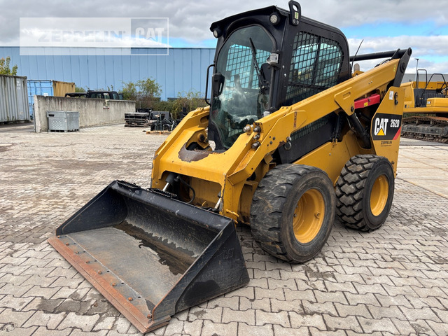 Cat 262D - מעמיס היגוי החלקה: תמונה 5 Cat 262D - מעמיס היגוי החלקה: תמונה 5