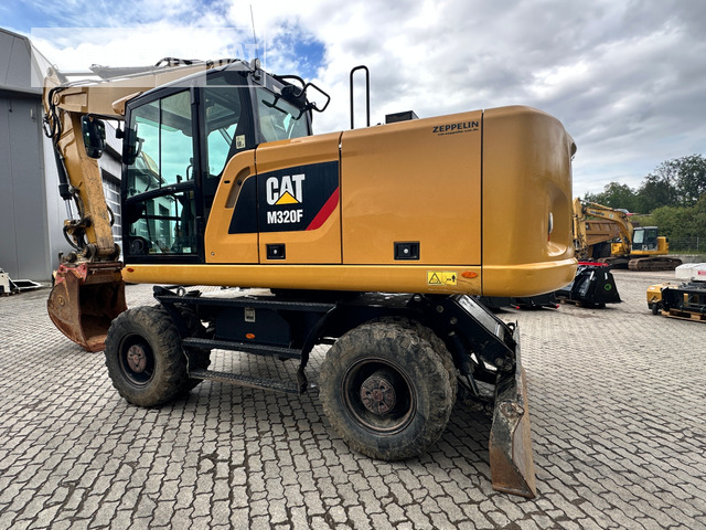 Cat M320F - מחפר גלגלים: תמונה 2 Cat M320F - מחפר גלגלים: תמונה 2