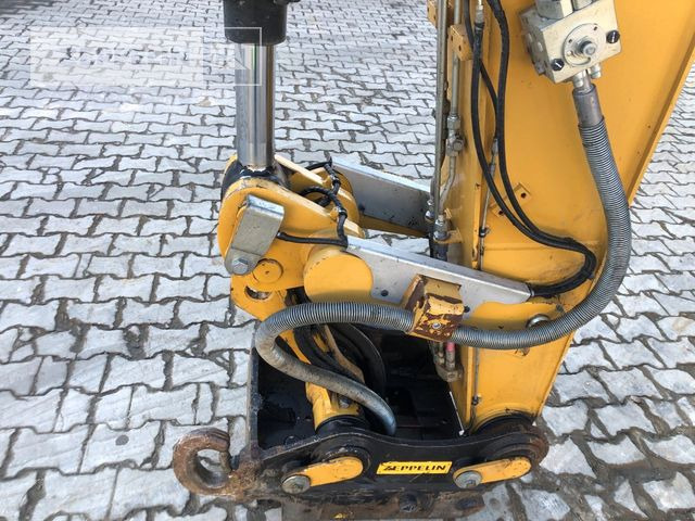 Oil-Quick OQ65 - מצמד מהיר עבור מכונת בנייה: תמונה 1 Oil-Quick OQ65 - מצמד מהיר עבור מכונת בנייה: תמונה 1