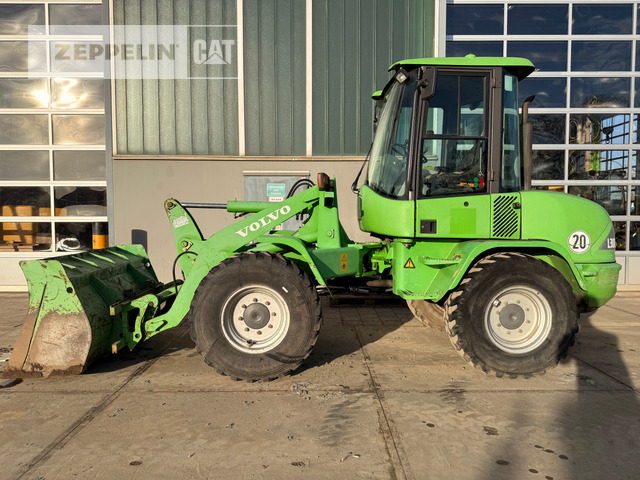 Volvo L30B - מעמיס גלגלים: תמונה 2 Volvo L30B - מעמיס גלגלים: תמונה 2