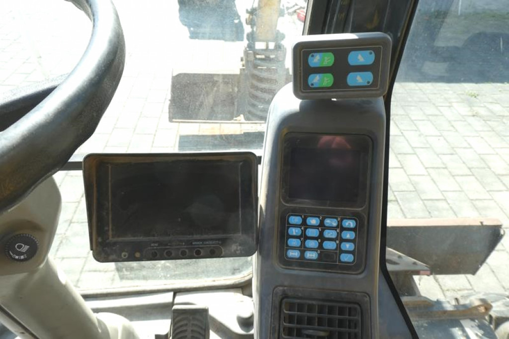 KOMATSU HANOMAG Mobilbagger PW140-7 Mobilbagger - מחפר גלגלים: תמונה 5 KOMATSU HANOMAG Mobilbagger PW140-7 Mobilbagger - מחפר גלגלים: תמונה 5