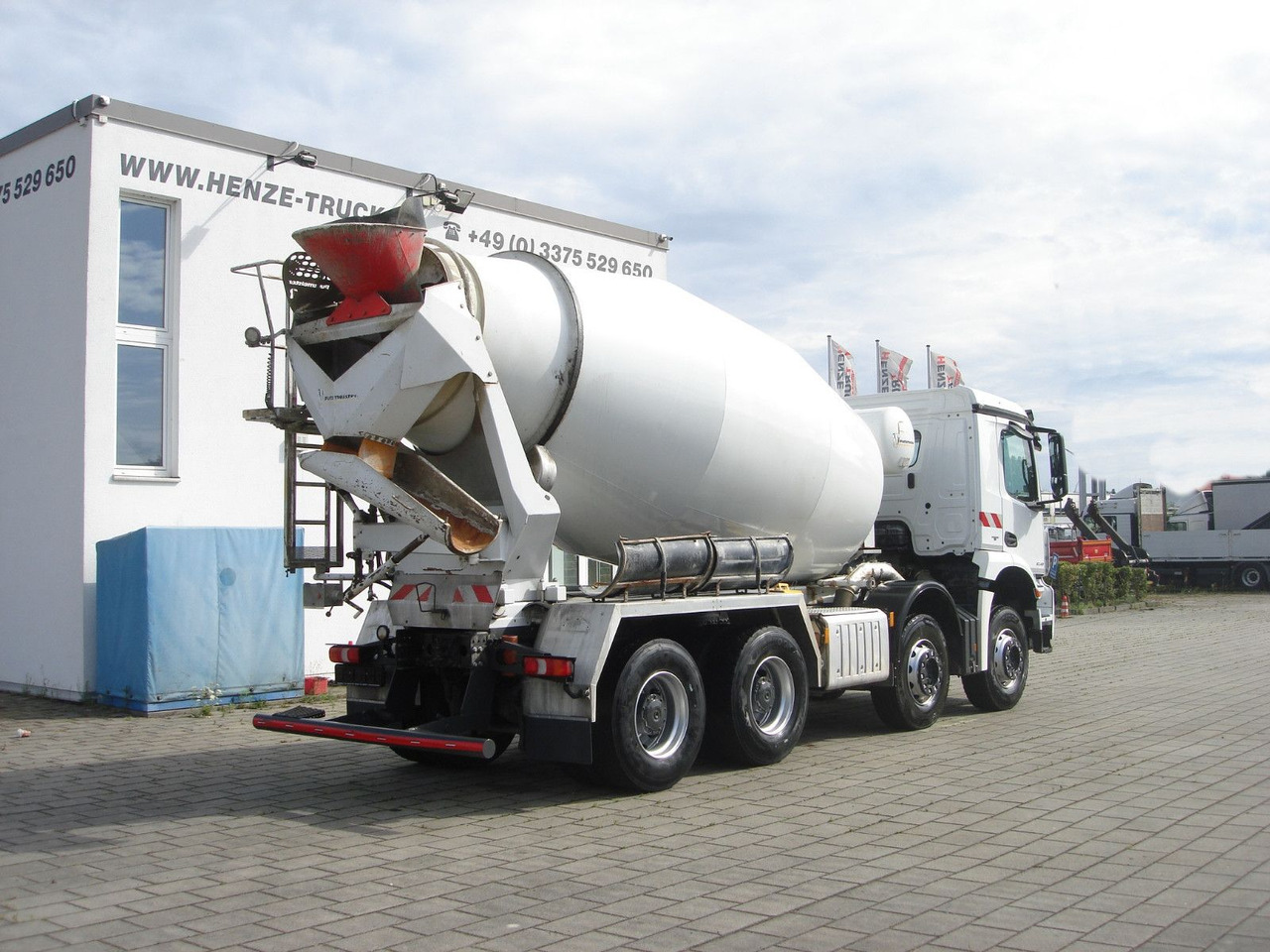Mercedes-Benz Arocs 3240 B 8x4 - משאית מערבלת בטון: תמונה 4 Mercedes-Benz Arocs 3240 B 8x4 - משאית מערבלת בטון: תמונה 4