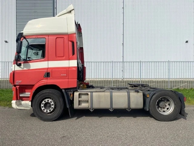DAF CF 370 spacecab skylights - יחידת טרקטור: תמונה 4 DAF CF 370 spacecab skylights - יחידת טרקטור: תמונה 4