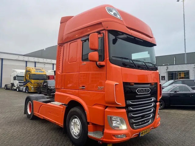 DAF XF 460 super space cab , euro 6, showtruck - יחידת טרקטור: תמונה 2 DAF XF 460 super space cab , euro 6, showtruck - יחידת טרקטור: תמונה 2
