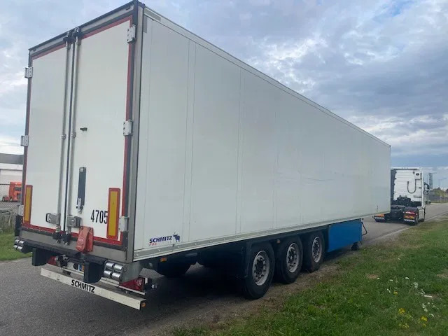 Schmitz Cargobull 2 temp, SCB 53B koelvries met carrier vector 1950MT met tussenwand , 2 verdampers - סמיטריילר עם קירור: תמונה 3 Schmitz Cargobull 2 temp, SCB 53B koelvries met carrier vector 1950MT met tussenwand , 2 verdampers - סמיטריילר עם קירור: תמונה 3