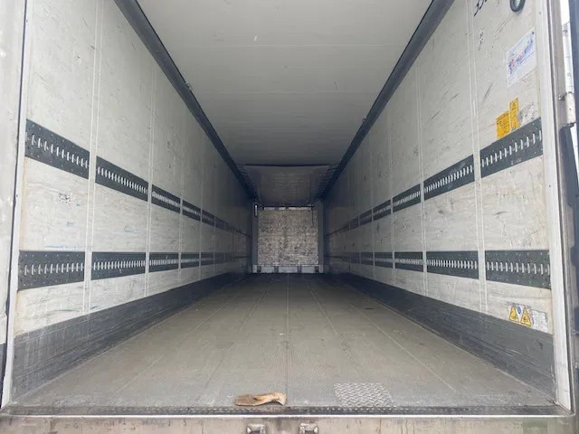 Schmitz Cargobull sko koelvries met carrier vector motor, saf assen disc brakes, 2 x lift , tuv gultig - סמיטריילר עם קירור: תמונה 5 Schmitz Cargobull sko koelvries met carrier vector motor, saf assen disc brakes, 2 x lift , tuv gultig - סמיטריילר עם קירור: תמונה 5