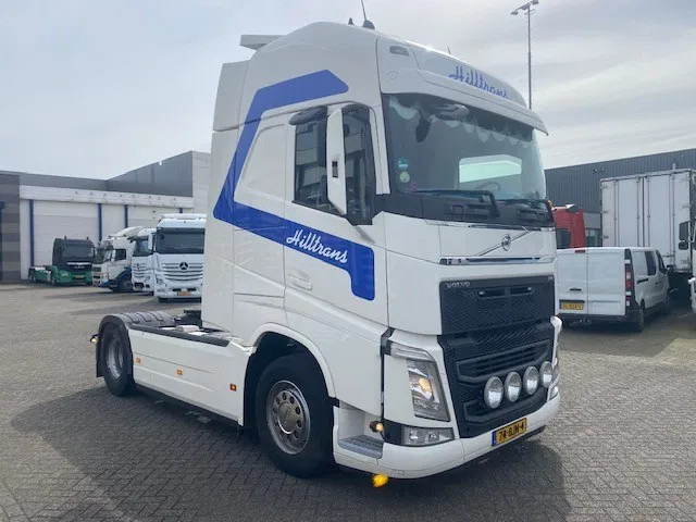 Volvo FH 13.460 XL cabine, euro 6 , full spoilered, smart tacho , new clutch ,beauty..... - יחידת טרקטור: תמונה 2 Volvo FH 13.460 XL cabine, euro 6 , full spoilered, smart tacho , new clutch ,beauty..... - יחידת טרקטור: תמונה 2