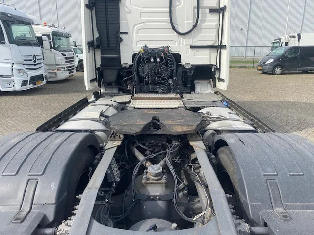Volvo FH 13.460 XL cabine, euro 6 , full spoilered, smart tacho , new clutch ,beauty..... - יחידת טרקטור: תמונה 5 Volvo FH 13.460 XL cabine, euro 6 , full spoilered, smart tacho , new clutch ,beauty..... - יחידת טרקטור: תמונה 5