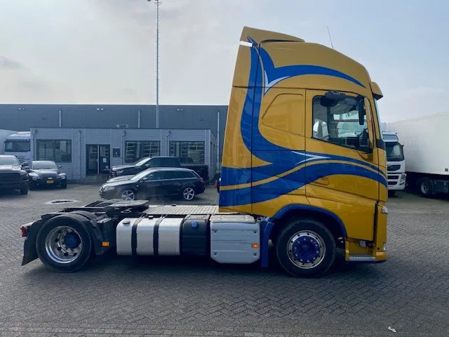 Volvo FH 13.460 mega trekker , XL cabine, parc cool , voll lucht., beauty..... - יחידת טרקטור: תמונה 3 Volvo FH 13.460 mega trekker , XL cabine, parc cool , voll lucht., beauty..... - יחידת טרקטור: תמונה 3