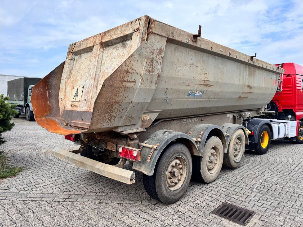 Menci SA700R Kipper Mulde 27m³ Lift Stahl Stück - סמיטריילר עם מזהיר: תמונה 5 Menci SA700R Kipper Mulde 27m³ Lift Stahl Stück - סמיטריילר עם מזהיר: תמונה 5