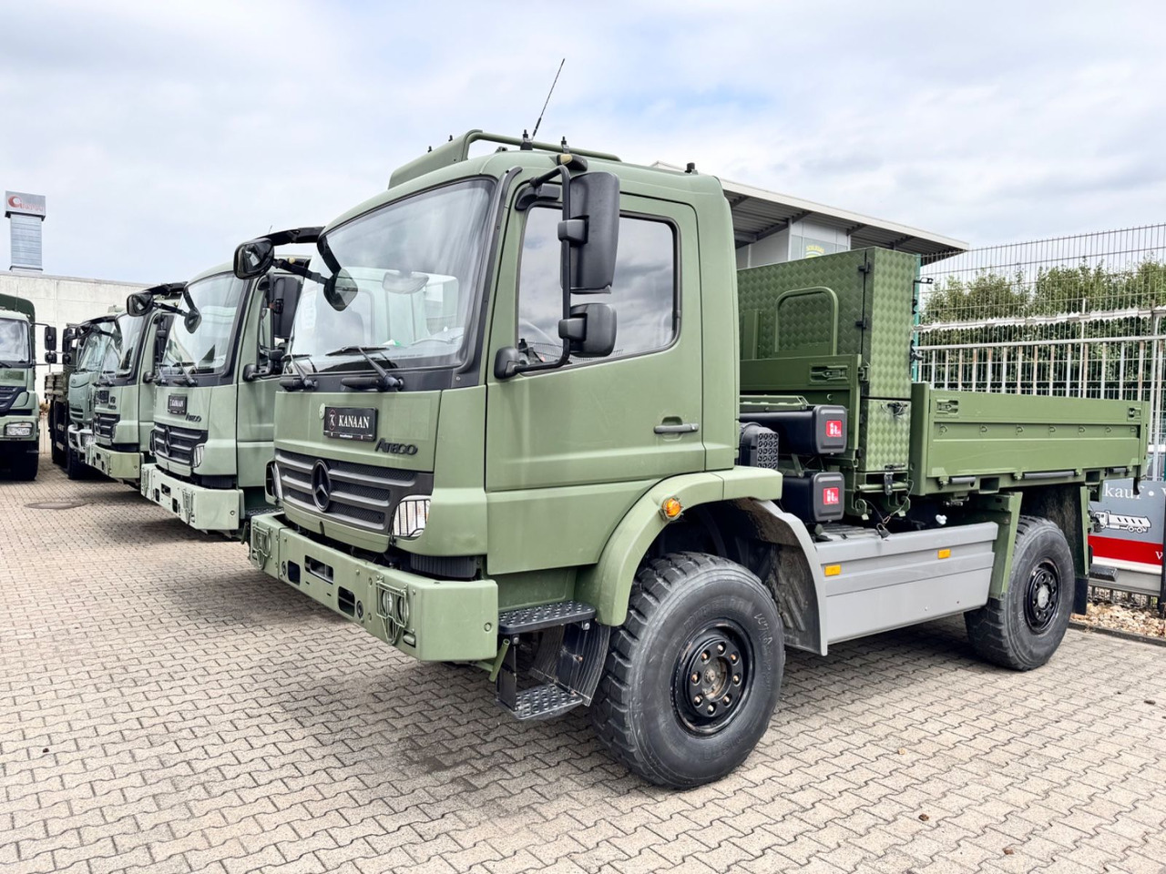 Mercedes-Benz 1018 Atego 4x4 Allrad Miltär Camper Expedition - מוביל מכולות/ משאית החלפת גוף: תמונה 1 Mercedes-Benz 1018 Atego 4x4 Allrad Miltär Camper Expedition - מוביל מכולות/ משאית החלפת גוף: תמונה 1
