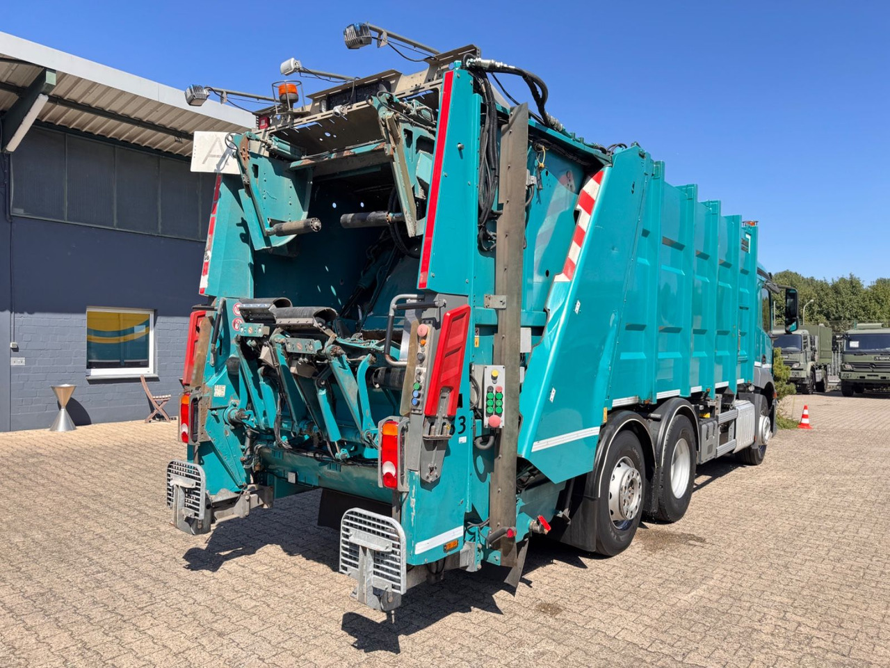 Mercedes-Benz 2533 Antos Müllwagen Zöller ATM bei 90Tkm - משאית אשפה: תמונה 4 Mercedes-Benz 2533 Antos Müllwagen Zöller ATM bei 90Tkm - משאית אשפה: תמונה 4