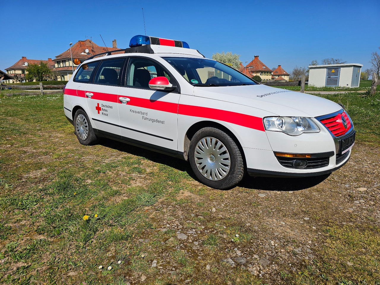 Volkswagen Allrad Feuerwehr Kommandowagen HVO KDOW ELW - סדאן: תמונה 1 Volkswagen Allrad Feuerwehr Kommandowagen HVO KDOW ELW - סדאן: תמונה 1