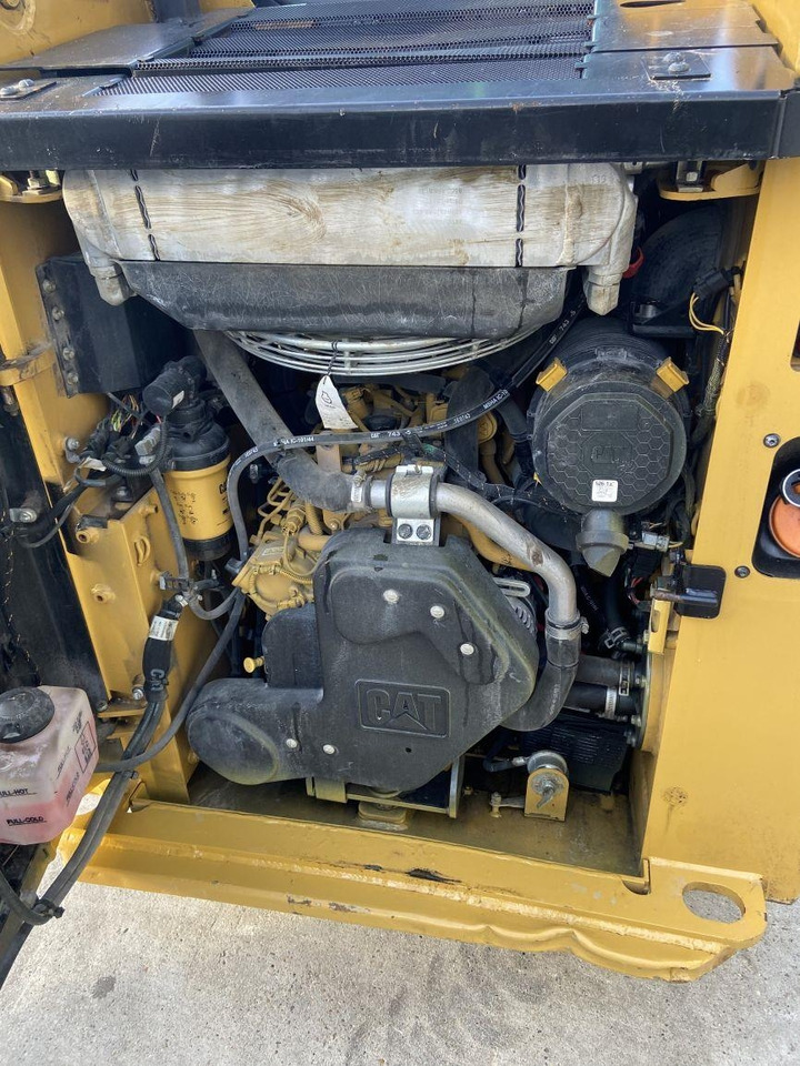 CAT 226 D3 (5867) - מעמיס היגוי החלקה: תמונה 5 CAT 226 D3 (5867) - מעמיס היגוי החלקה: תמונה 5