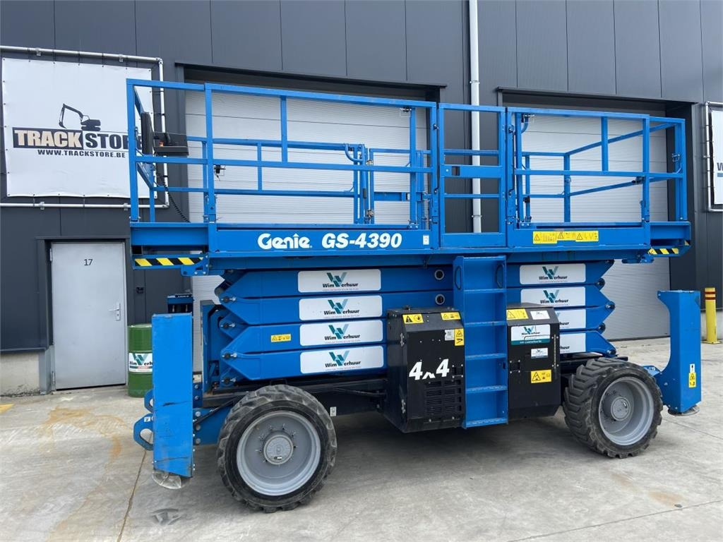 Genie GS4390RT (3214) - מעלית מספריים: תמונה 3 Genie GS4390RT (3214) - מעלית מספריים: תמונה 3