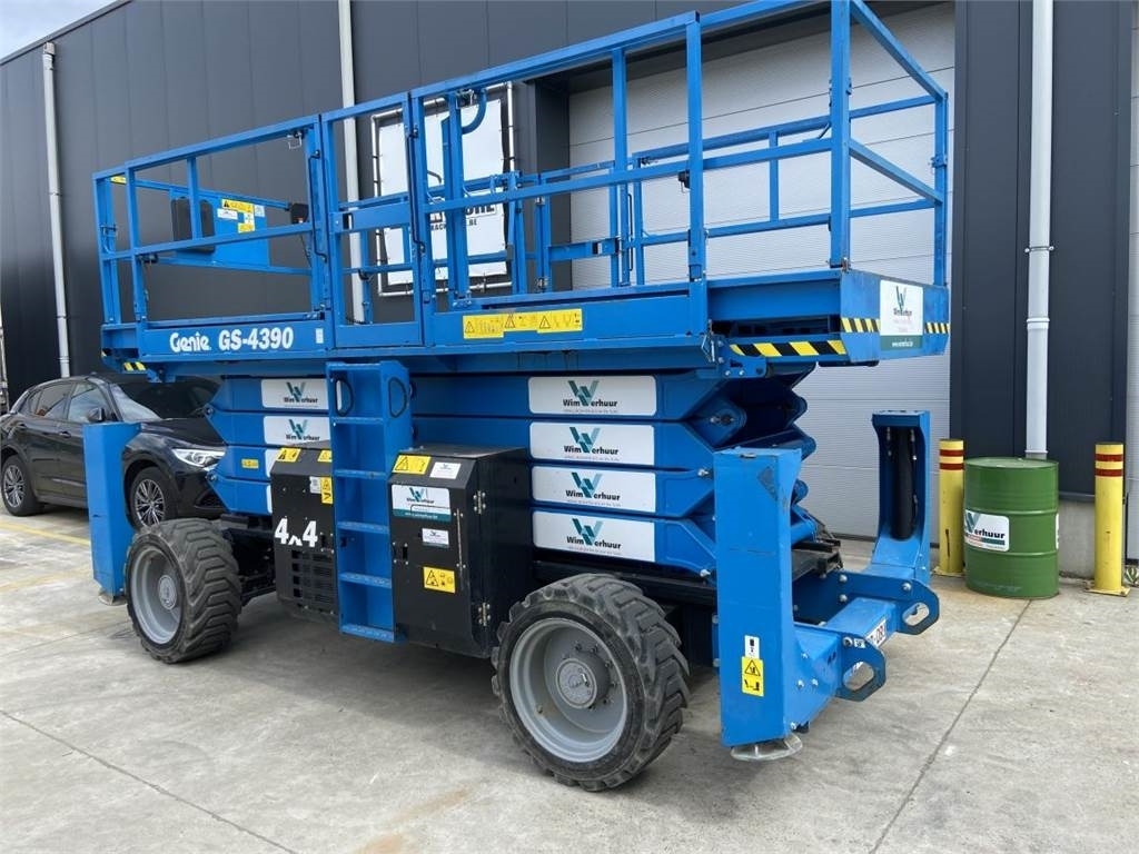 Genie GS4390RT (3214) - מעלית מספריים: תמונה 2 Genie GS4390RT (3214) - מעלית מספריים: תמונה 2