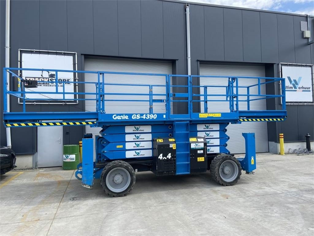Genie GS4390RT (3214) - מעלית מספריים: תמונה 1 Genie GS4390RT (3214) - מעלית מספריים: תמונה 1