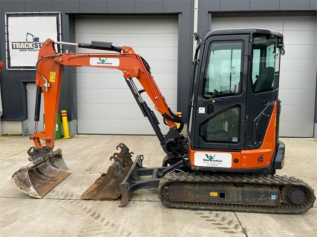 Hitachi ZX33U-6 (7294) - מיני מחפר: תמונה 1 Hitachi ZX33U-6 (7294) - מיני מחפר: תמונה 1