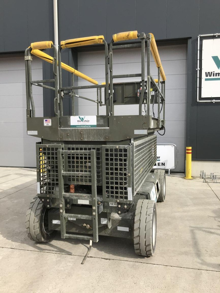 JLG M3369 (4331) - מעלית מספריים: תמונה 2 JLG M3369 (4331) - מעלית מספריים: תמונה 2