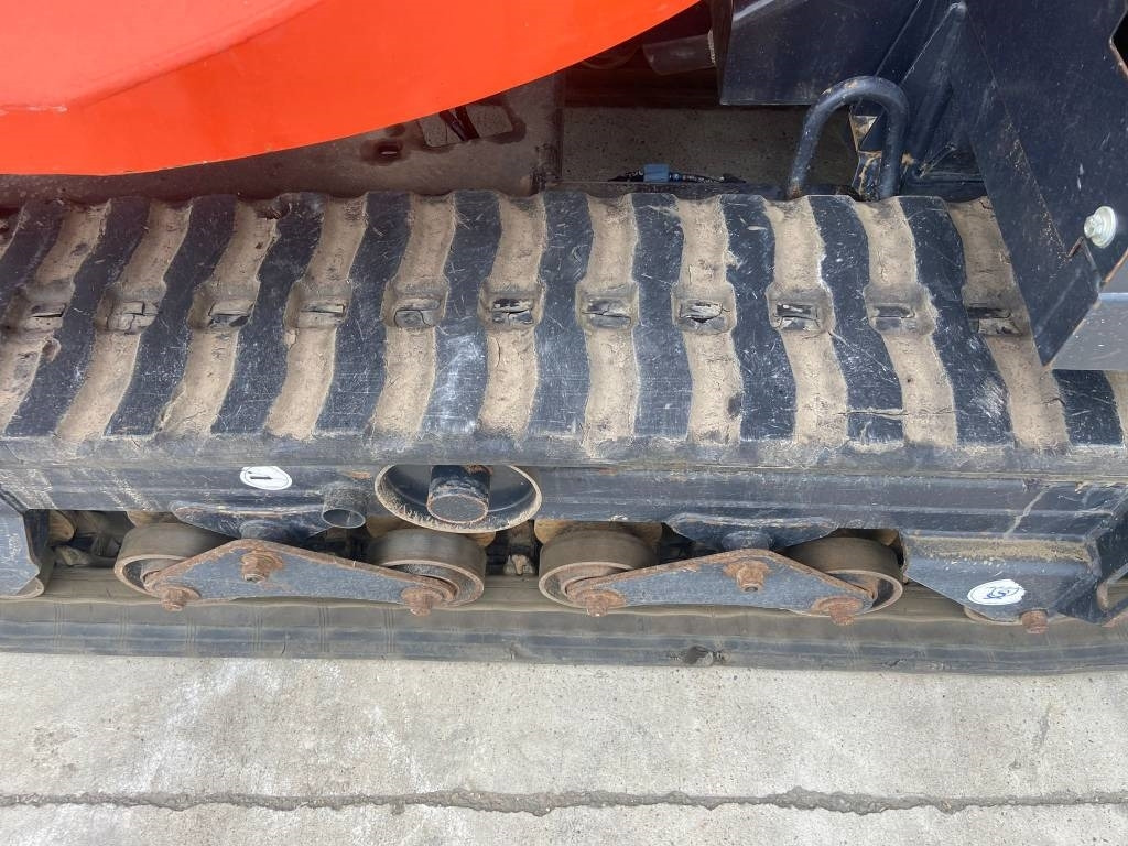 Kubota KC 300 - מסיר פסולת זוחל: תמונה 3 Kubota KC 300 - מסיר פסולת זוחל: תמונה 3