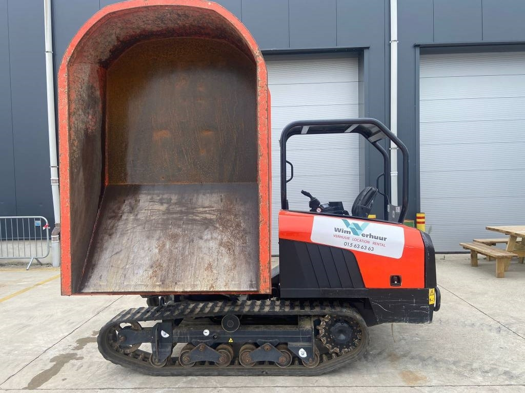 Kubota KC 300 - מסיר פסולת זוחל: תמונה 1 Kubota KC 300 - מסיר פסולת זוחל: תמונה 1