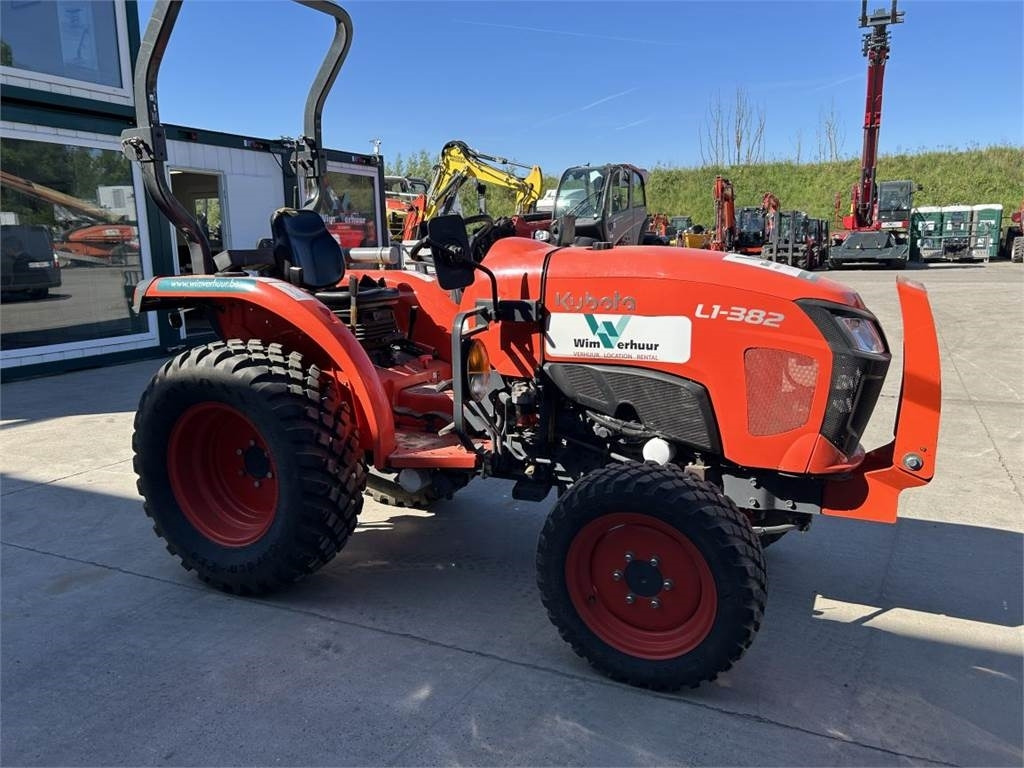 Kubota L1-382 (5283) - טרקטור עירוני: תמונה 4 Kubota L1-382 (5283) - טרקטור עירוני: תמונה 4