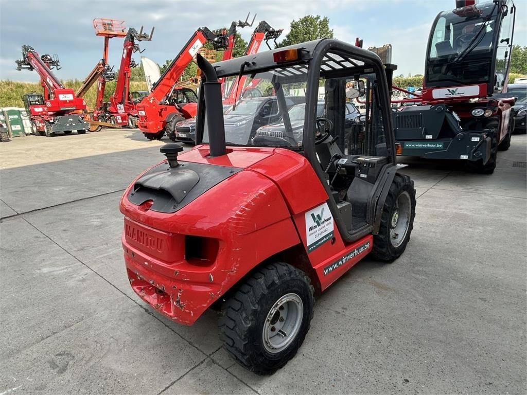 Manitou MH25-4 - מלגזת שטח קשה: תמונה 3 Manitou MH25-4 - מלגזת שטח קשה: תמונה 3