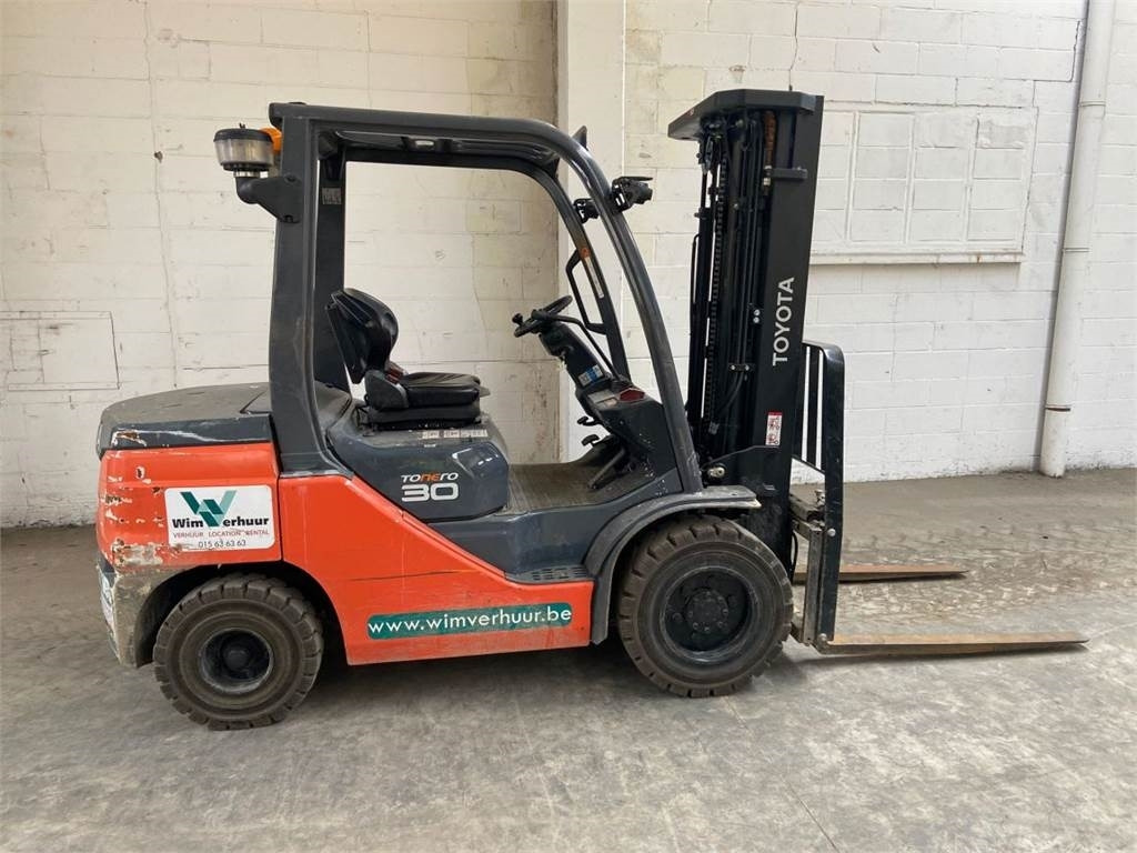 Toyota 52-8FDF30 (6317) - מלגזת סולר: תמונה 4 Toyota 52-8FDF30 (6317) - מלגזת סולר: תמונה 4