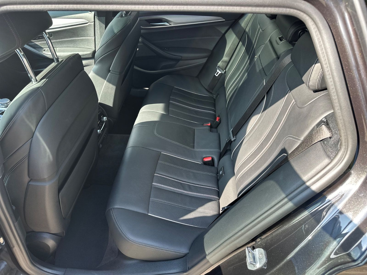 BMW M 540d xD Touring A*M Sport*HuD*20 Zoll*Pano*LED - רכב סטיישן: תמונה 4 BMW M 540d xD Touring A*M Sport*HuD*20 Zoll*Pano*LED - רכב סטיישן: תמונה 4